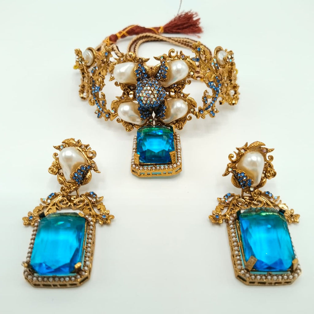Antique Golden Choker Necklace Set with Stone & Pearl