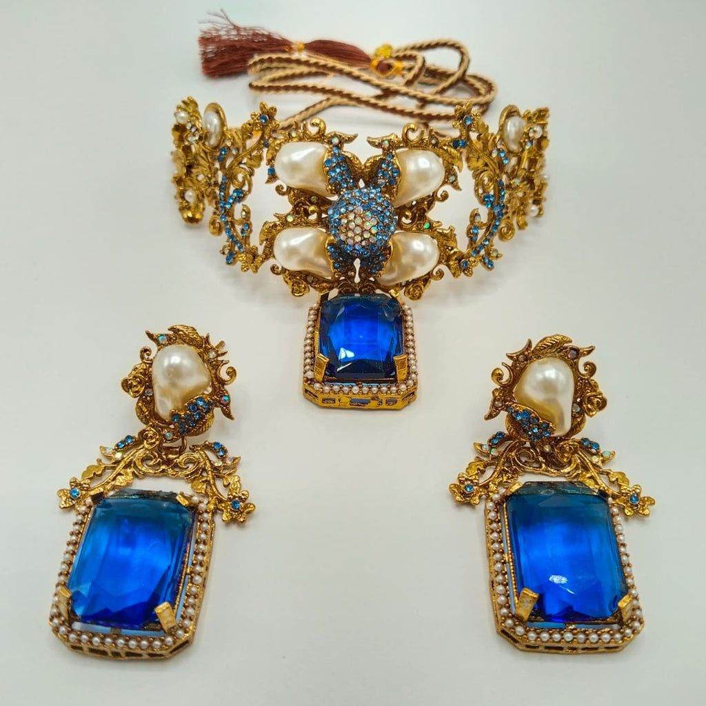 Antique Golden Choker Necklace Set with Stone & Pearl
