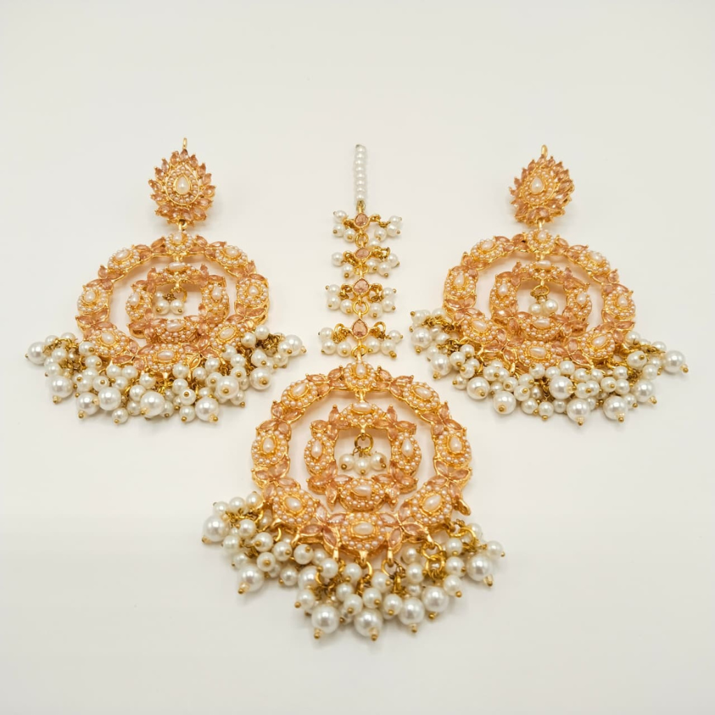 Indian/Pakistani Bridal Earring Set with Bird Motif Jhumka Earrings and Bindiya – Mehendi/Sangeet