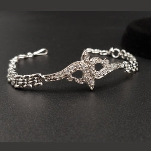 Silver Crystal Infinity Link Bracelet – Elegant Chain Style